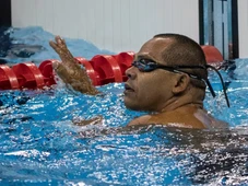 Imagem - Adriano Gomes de Lima, campeão paralímpico na natação, morre aos 52 anos