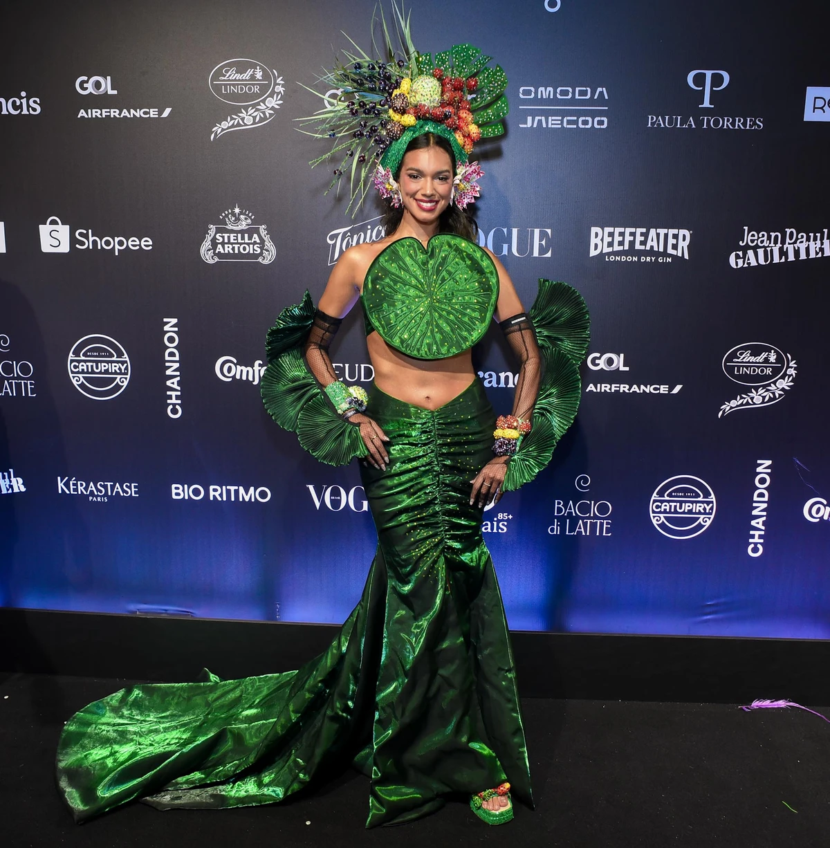 Alane Dias no Baile da Vogue 2026 por Webert Belicio/Agnews