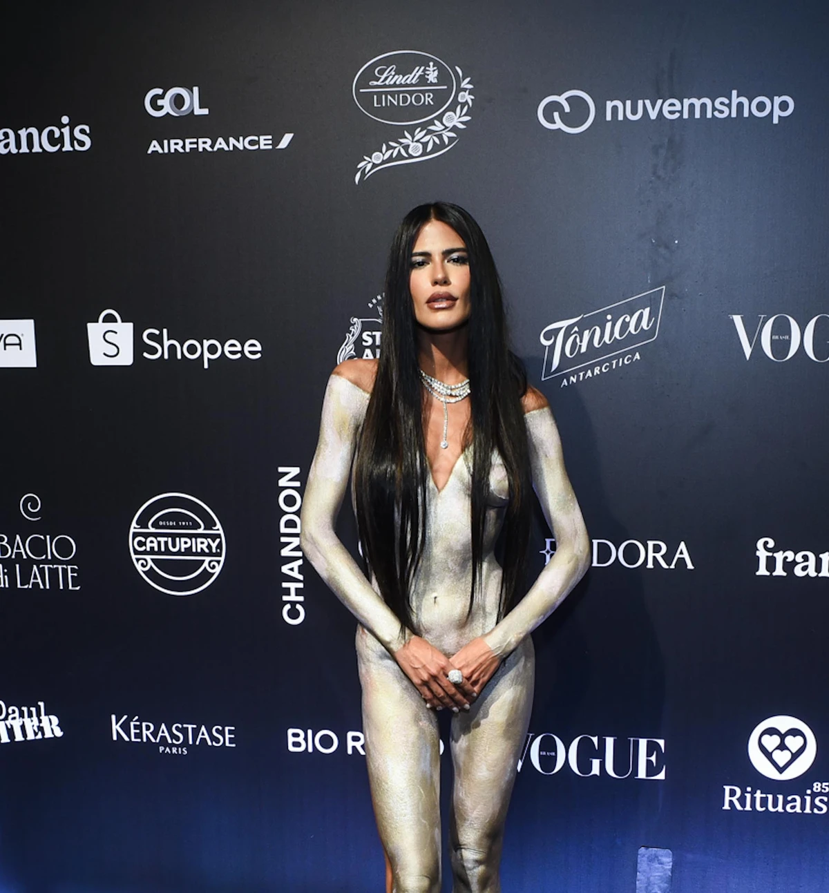 Antônia Moraes no Baile da Vogue 2026 por Webert Belicio/Agnews