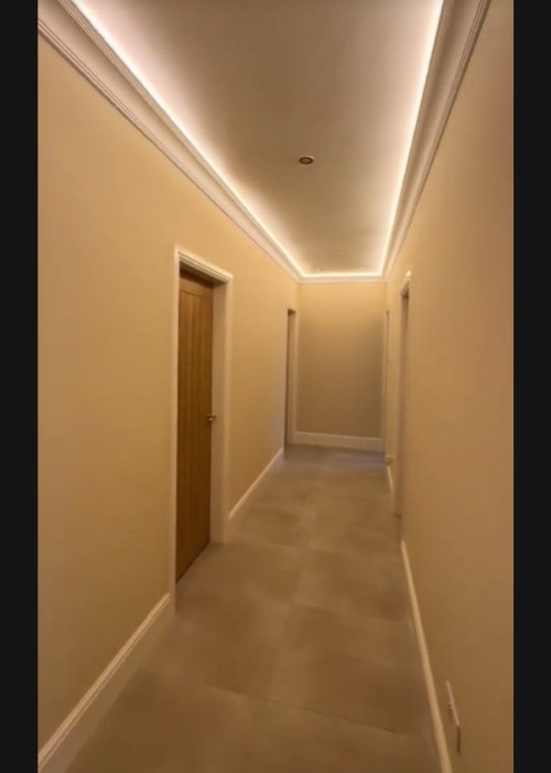 Casal reforma antiga garagem industrial e a transforma em casa dos sonhos por Reprodução/TikTok/fearlessaliceblog_ 