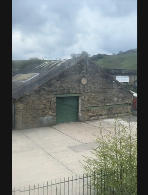 Casal reforma antiga garagem industrial e a transforma em casa dos sonhos por Reprodução/TikTok/fearlessaliceblog_ 