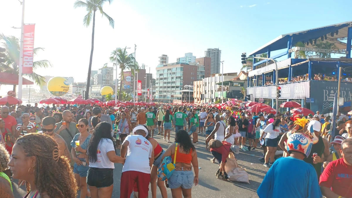 Fuzuê mistura forró, fantasia e tradição nordestina no pré-Carnaval por Bruno Wendel/CORREIO