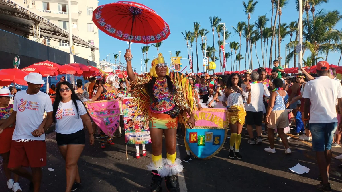 Fuzuê mistura forró, fantasia e tradição nordestina no pré-Carnaval por Bruno Wendel/CORREIO