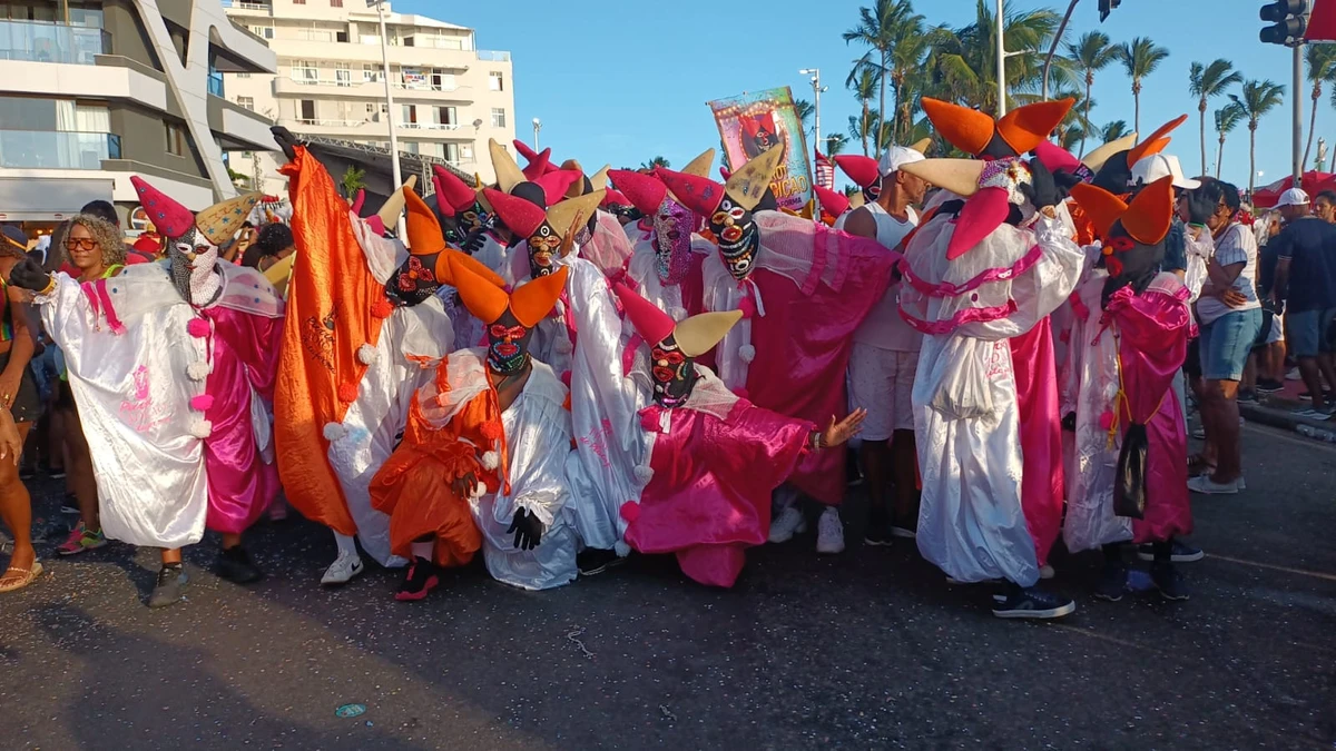 Fuzuê mistura forró, fantasia e tradição nordestina no pré-Carnaval por Bruno Wendel/CORREIO