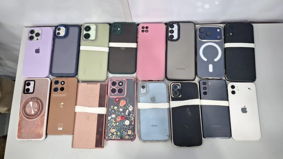 Mulher escondia os celulares durante a festa
