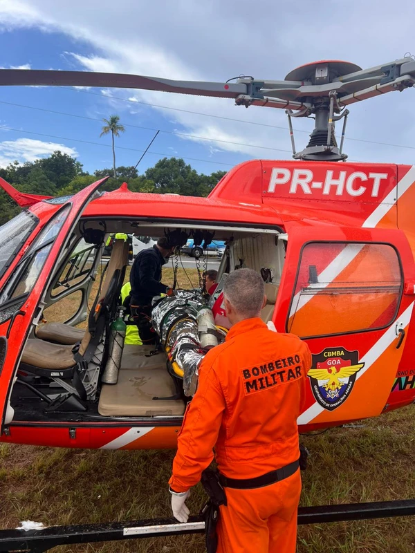 Resgate de vítimas de acidente na BA-099 por Divulgação