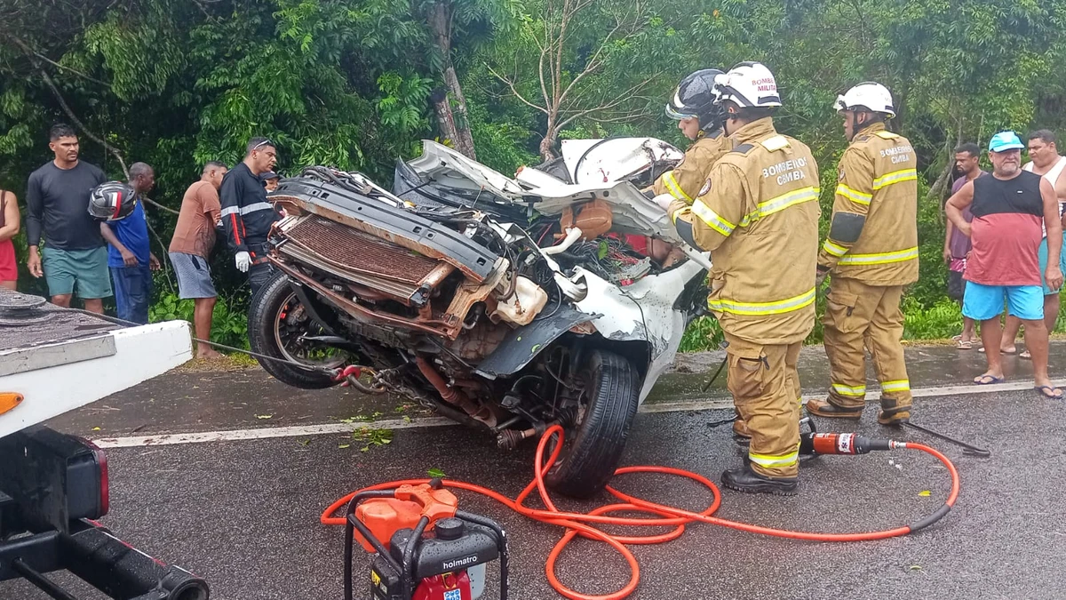 Resgate de vítimas de acidente na BA-099 por Divulgação