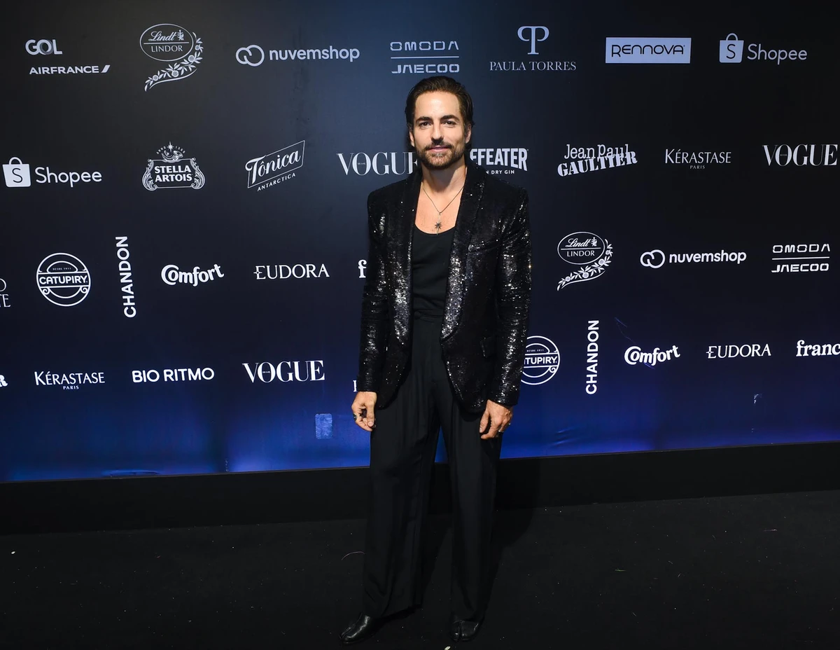 Thales Bretas no Baile da Vogue 2026 por Webert Belicio/Agnews