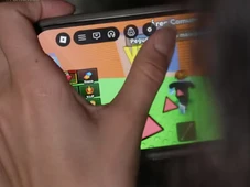 Imagem - Mãe diz que filha de 11 anos foi vítima de abuso sexual após ser aliciada através do Roblox