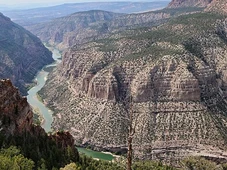Imagem - O rio que desafia a lógica e 'corre pra cima' vira atração turística imperdível