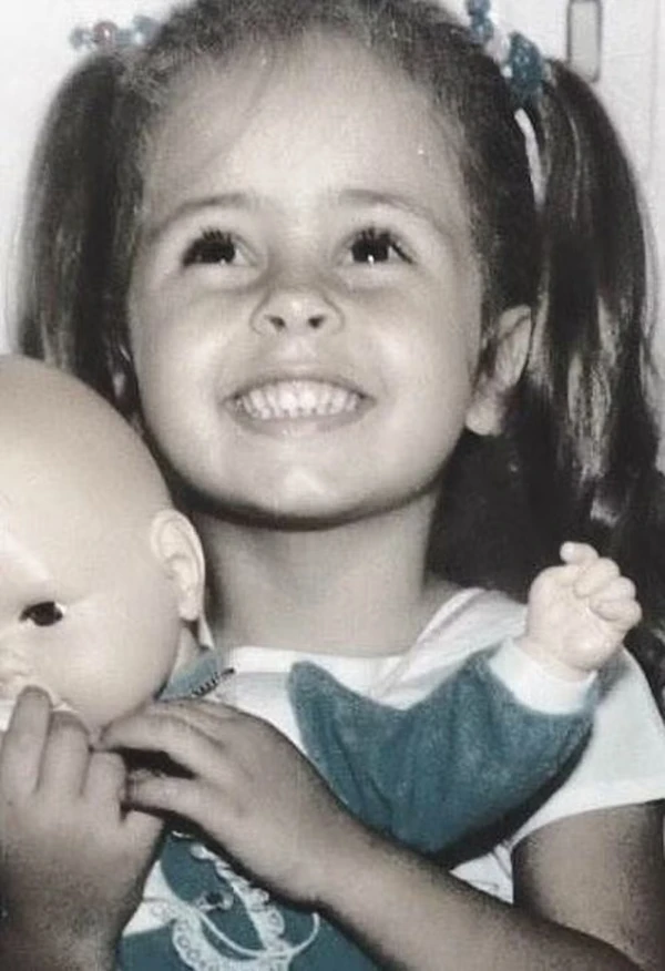 Ana Paula Renault, do "BBB 26", na infância por Reprodução/Redes Sociais 