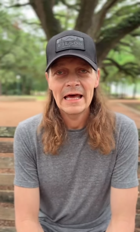 Cantor era vocalista da banda 3 Doors Down por Reprodução | Instagram