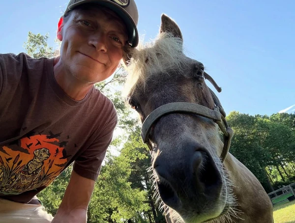 Cantor era vocalista da banda 3 Doors Down por Reprodução | Instagram