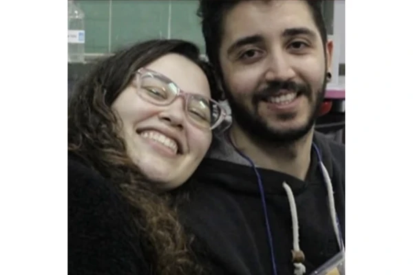 Casal passou mal após entrar em piscina por Reprodução