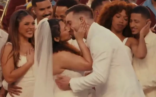 Casamento no show de Bad Bunny no Super Bowl