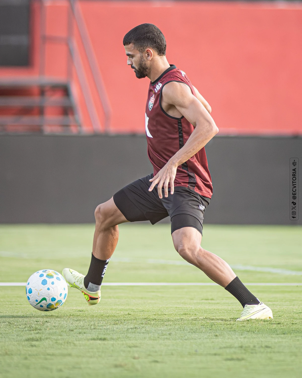 Elenco do Vitória encerrou a preparação para encarar o Flamengo por Victor Ferreira/ECV