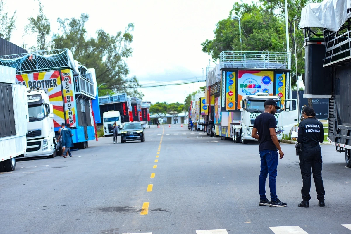 Fiscalização de trios elétricos em Salvador por Jefferson Peixoto / Secom PMS