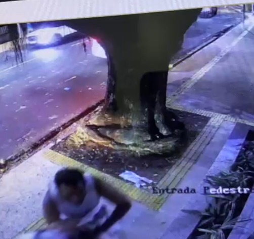 Homem ataca e apalpa jovem no bairro da Graça; agressão foi registrada em vídeo por Reprodução 