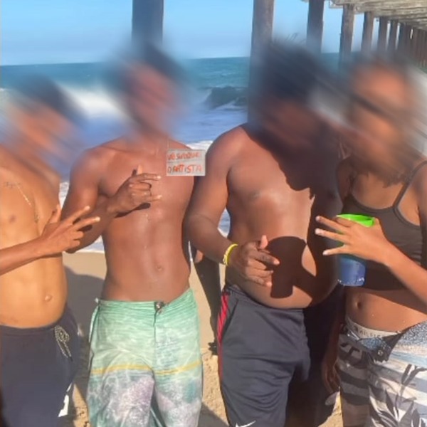 Jovens foram mortos após fazer sinal apropriado por uma facção criminosa por Reprodução