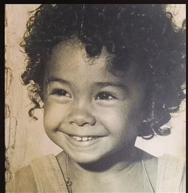 Solange Couto, do BBB 26, na infância por Reprodução/Redes Sociais 