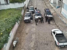 Imagem - Celulares e drogas são apreendidos durante operação em presídio na Bahia