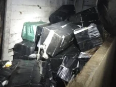 Imagem - Três brasileiros são presos após serem flagrados com R$ 253 milhões em cocaína em barco de pesca