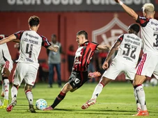 Imagem - Vitória faz jogo aguerrido, mas perde por 2x1 para o Flamengo no Brasileirão
