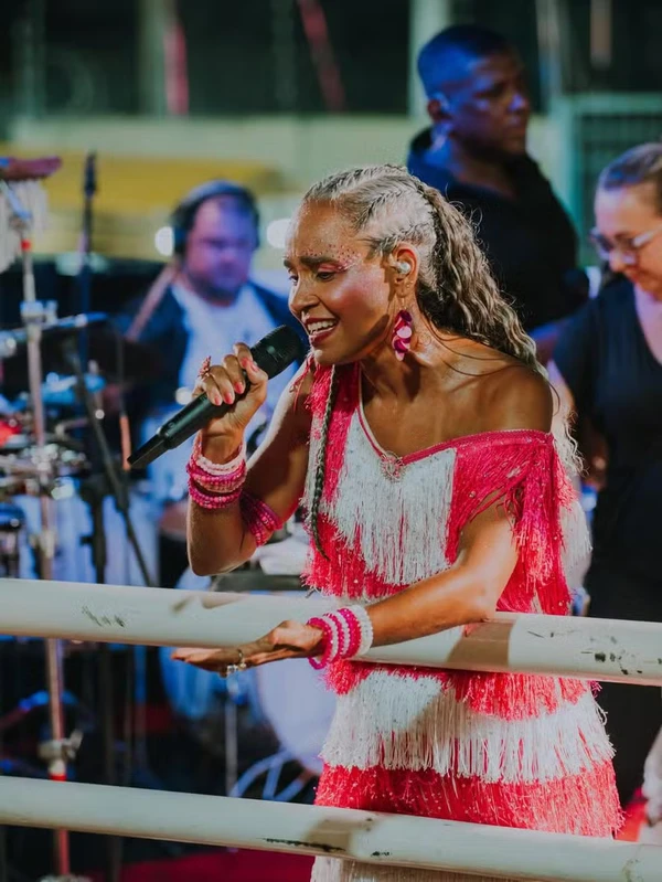 Carla Visi por Reprodução