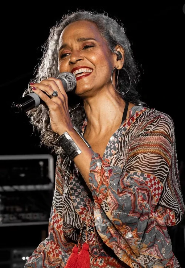 Carla Visi por Reprodução