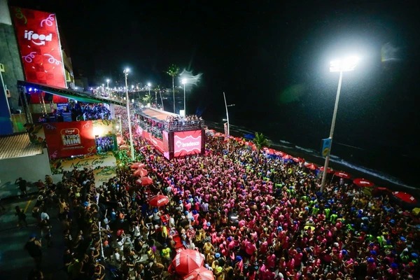 Carnaval de Salvador por Arisson Marinho/CORREIO