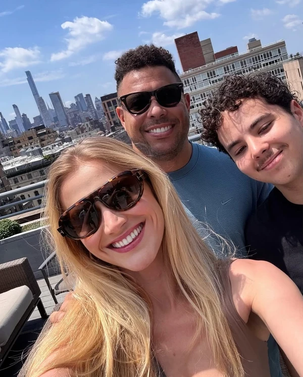 Celina Locks, Ronaldo e Alexander por Reprodução/Instagram