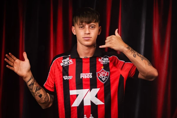 Diego Tarzia, novo reforço do Vitória 