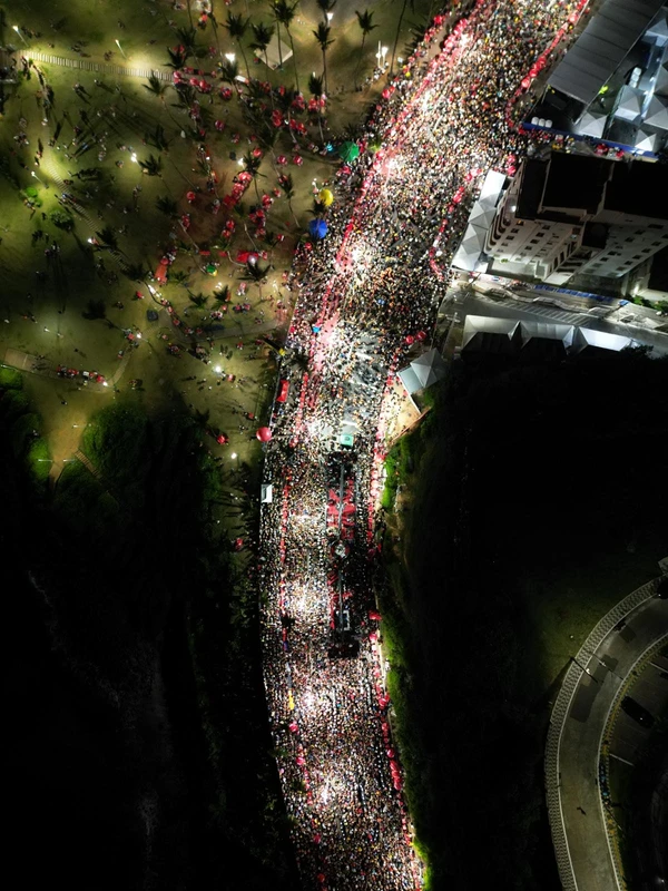 Folia na Barra por Gabriel Andrade/@gabrielrubens