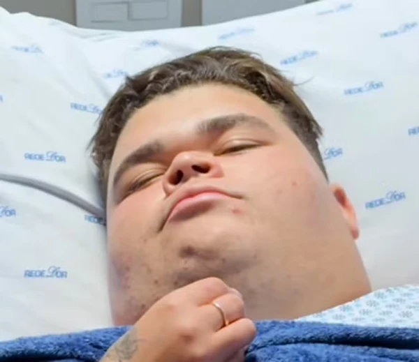 Gordão da XJ faz cirurgia para tirar pedras na vesícula por Reprodução/Redes Sociais 