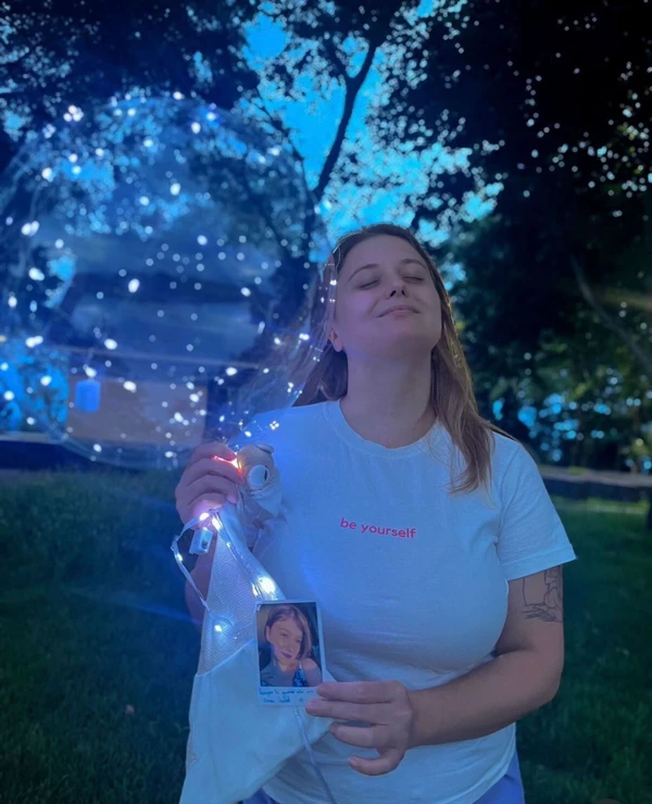 Isabel Veloso ao lado da irmã, Priscila Kiekow por Reprodução/ Instagram