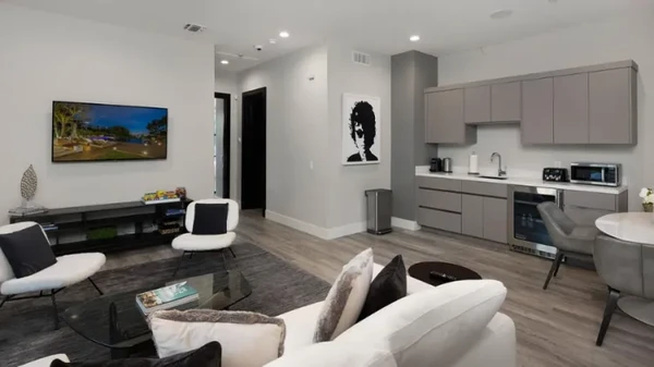 Mansão de Bad Bunny em Los Angeles por Zillow/Divulgação