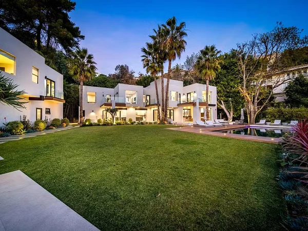 Mansão de Bad Bunny em Los Angeles por Divulgação