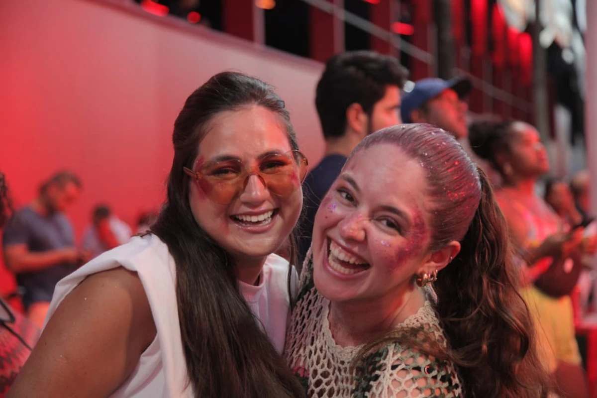 As primas Lídia Freire e Juju Maskell foram juntas aproveitar a Melhor Segunda por Sora Maia/CORREIO