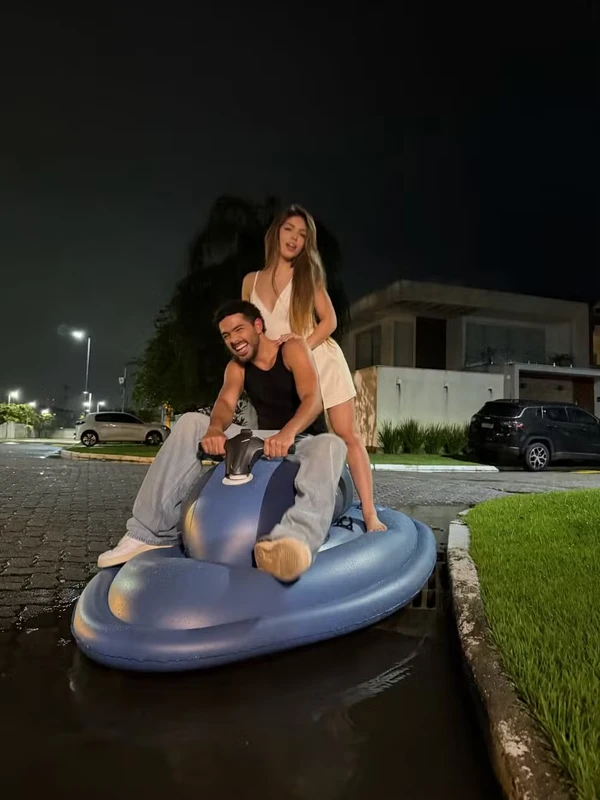 Melody foi 'resgatada' por Pedro Sampaio após enchente por Reprodução/Instagram