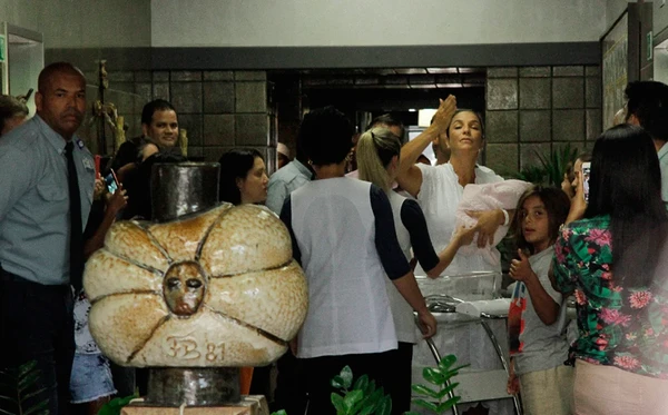 Nascimento das gêmeas Sangalo