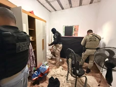 Imagem - Operação apreende R$ 173 mil com traficante do CV que controla internet na Bahia