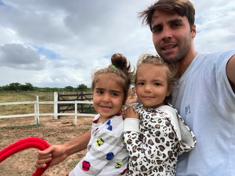Daniel Cady fez uma homenagem às filhas por Reprodução | Instagram