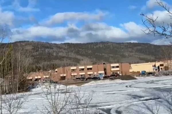 Escola foi alvo de ataque armado por Reprodução