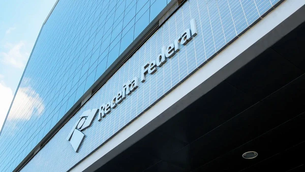 FACHADA DO PRÉDIO DA RECITA FEDERAL por Foto: AdobeStock