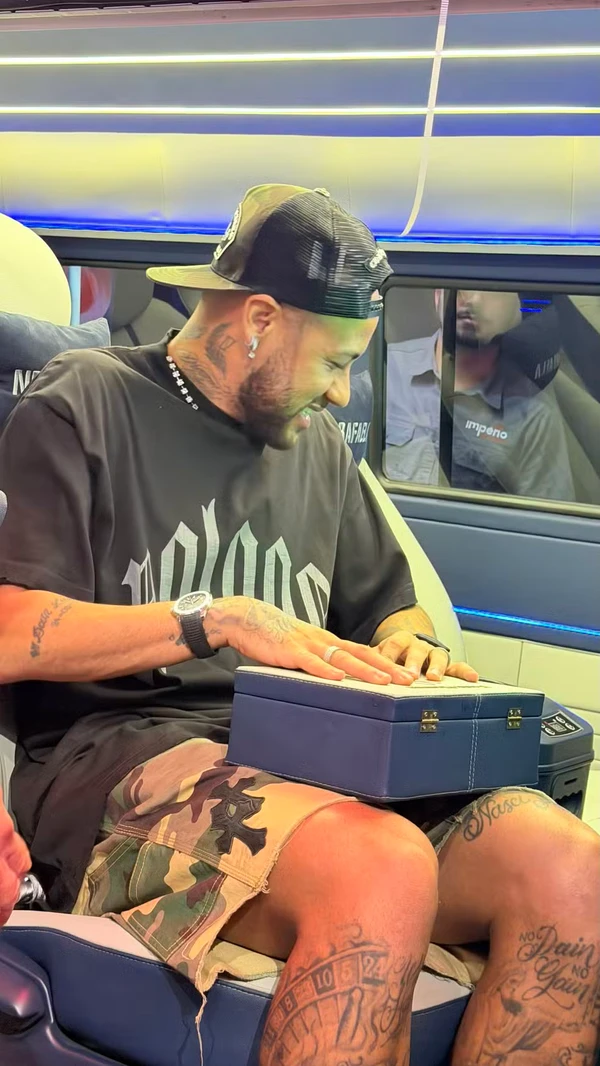 Filomena, a Kombi de Neymar em detalhes por Reprodução/Império das Kombis e Divulgação