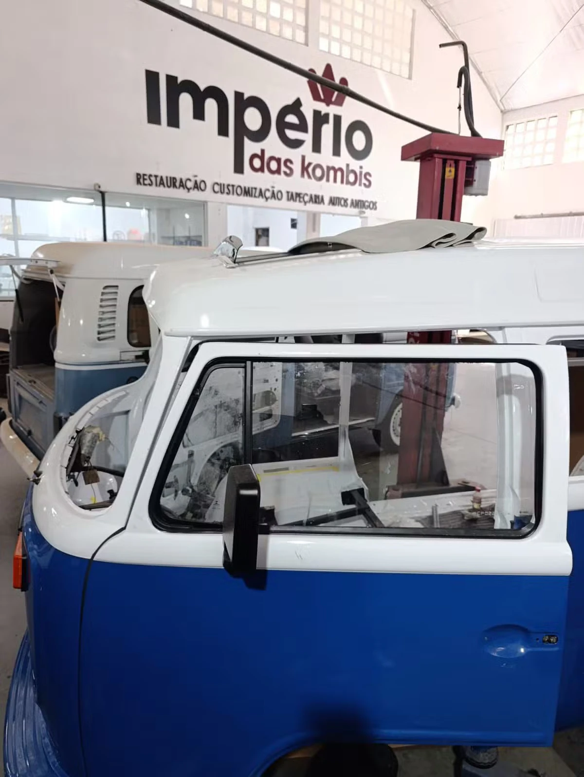 Filomena, a Kombi de Neymar em detalhes por Reprodução/Império das Kombis e Divulgação