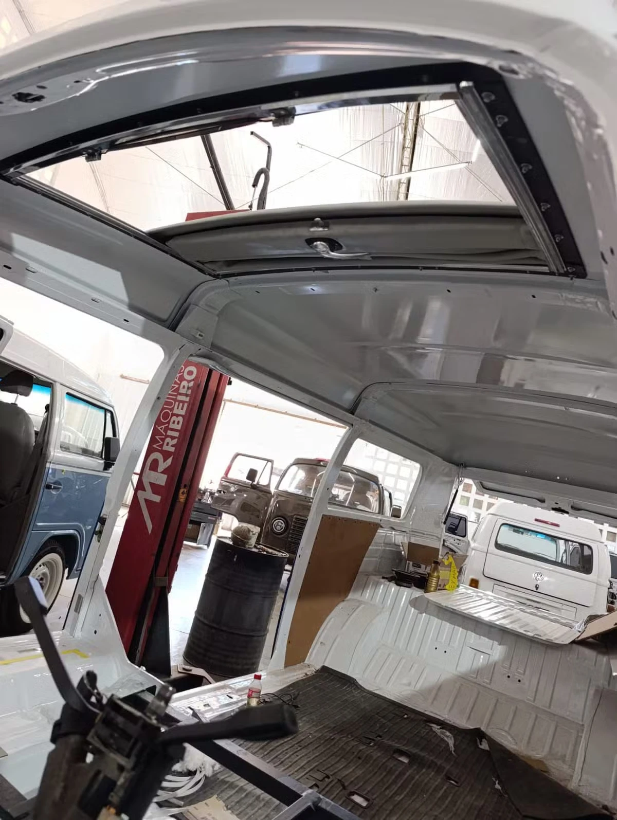 Filomena, a Kombi de Neymar em detalhes por Reprodução/Império das Kombis e Divulgação