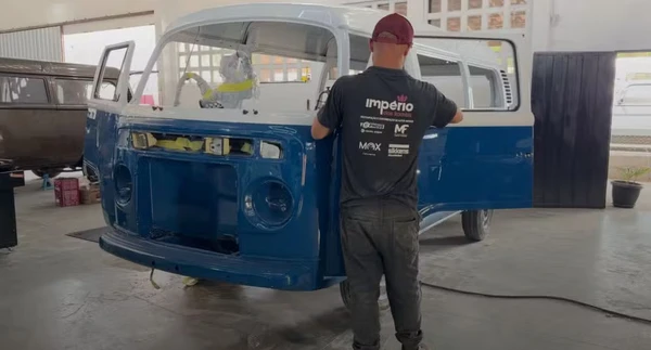 Filomena, a Kombi de Neymar em detalhes por Reprodução/Império das Kombis e Divulgação