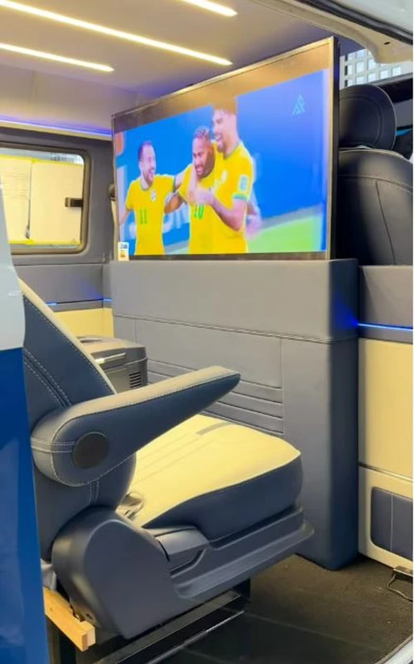 Filomena, a Kombi de Neymar em detalhes por Reprodução/Império das Kombis e Divulgação