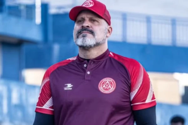 Flávio Tanajura, ex-zagueiro do Vitória por Comunicação / Anapolina
